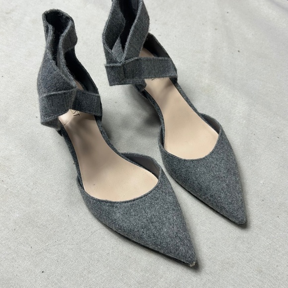 Nine West Women’s Size 8.5 Gray Wool Pointed Toe Heels B - Picture 1 of 7